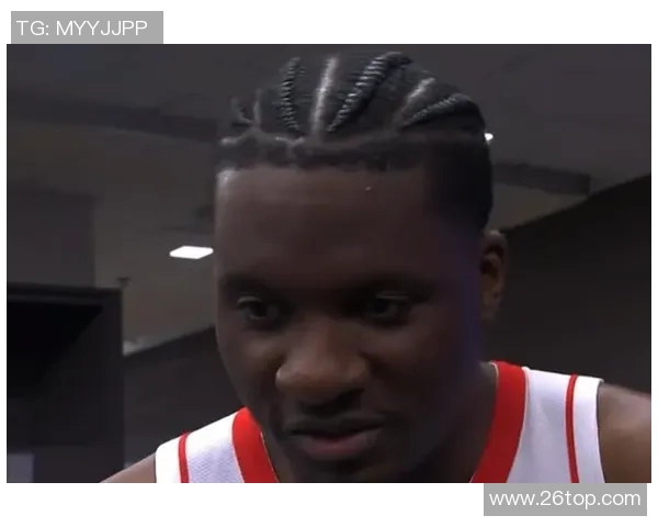 克林特卡佩拉如何在NBA赛场上展现出色的篮板能力与防守技巧