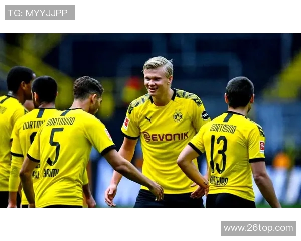 哈兰德：足球场上的新星如何改变比赛格局与未来发展潜力分析