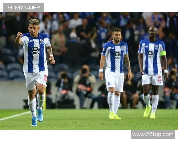 波尔图与本菲卡激战正酣比分悬念引发球迷热议 波尔图与本菲卡激战正酣比分悬念引发球迷热议